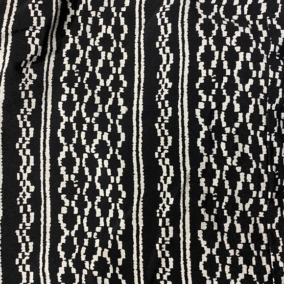 ⭐️Madewell Silk Print Skirt [1634] - Picture 5 of 9